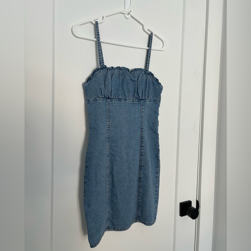 Denim Bodycon Ruffle Dress